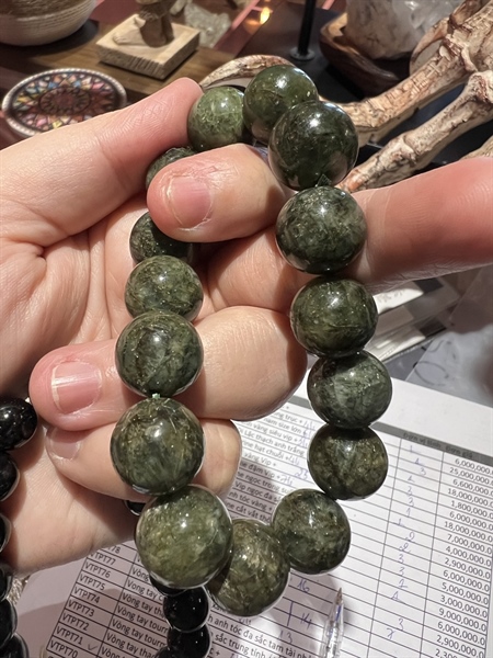 Vòng tay thạch anh tóc xanh đậm 10 li +