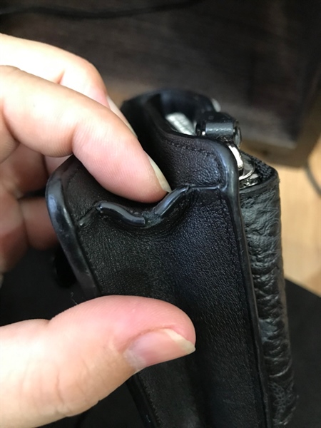 Túi Đeo Chéo Đứng MCM Đen KG+