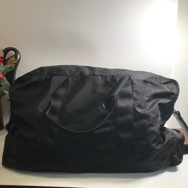 Túi prada đen lớn KG+