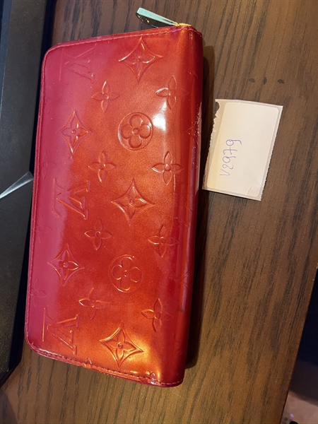 Ví LV hoa đỏ khoá zip TB+