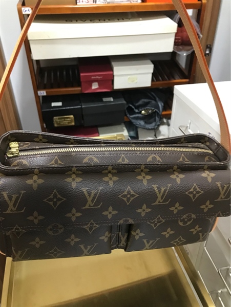 Túi LV có 2 túi nhỏ+