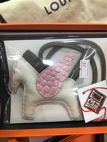 Charm Ngựa Trắng+