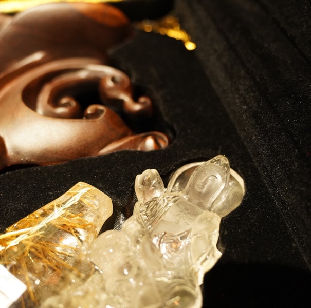 Tác phẩm Quan Âm Tự Tại tóc vàng 893233 +