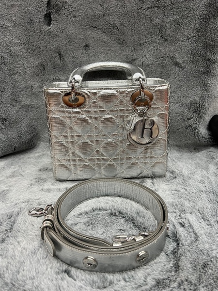 Túi Dior Lady màu bạc KG+