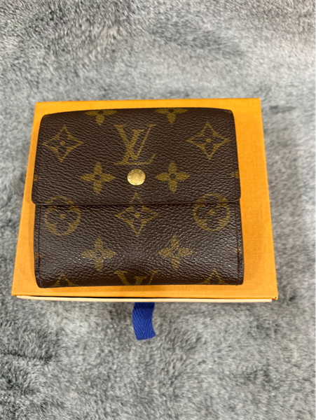 Ví LV gập 2 nút vàng 2 nắp +