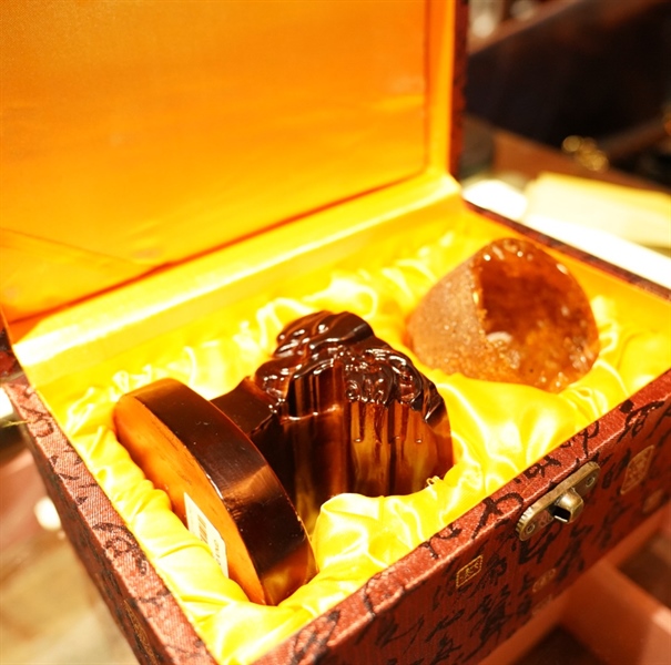 Tác phẩm Rồng chạm Âm - CÓ ĐẾ +