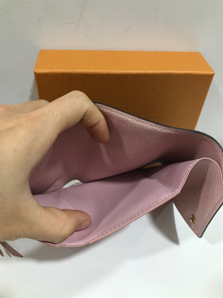 Ví LV Gập 3 Nút Hồng+