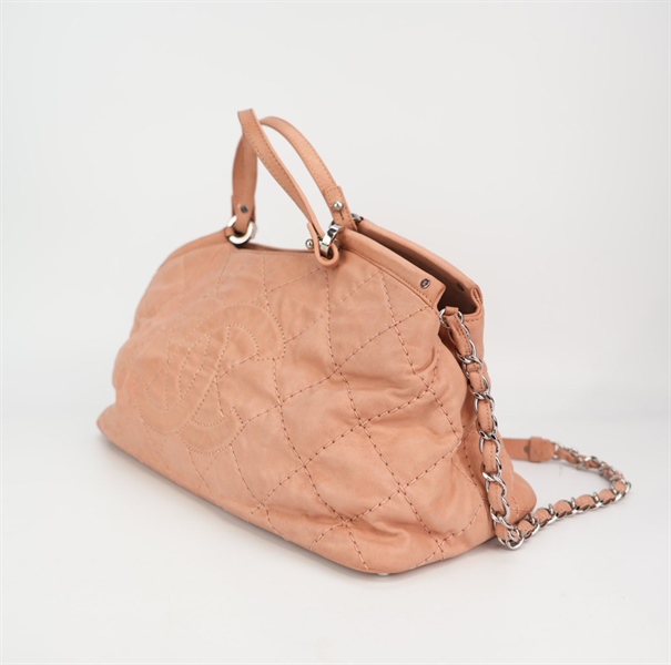 Túi Chanel màu nude TB +