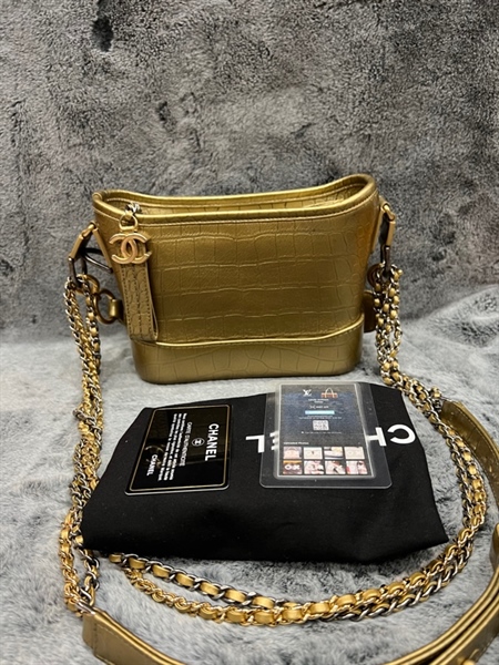 Túi Chanel Gab màu vàng đồng KG+