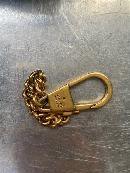 Túi Gucci viền da đỏ