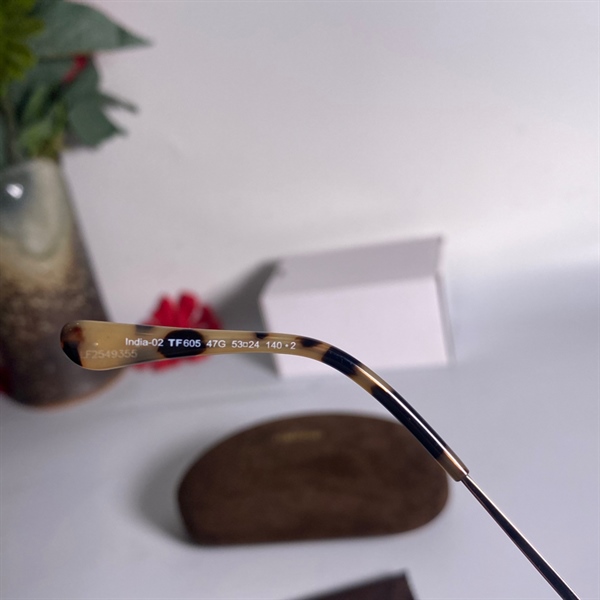 Kính Tomford gọng beo KG+