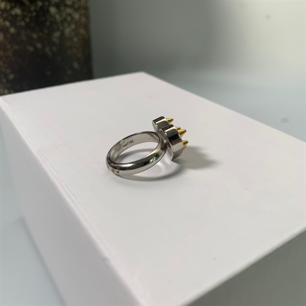 Nhẫn trái tim đinh +