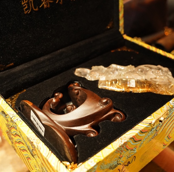 Tác phẩm Quan Âm Tự Tại tóc vàng 893233 +