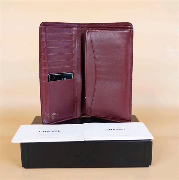 Ví Chanel đen gập 2 lòng tím +