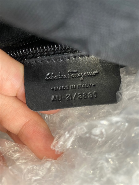 Túi Savatore Ferragamo