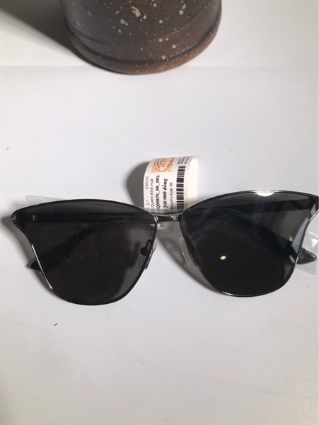 Kính Alexander MC Queen đen KG+