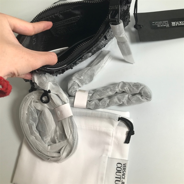 Túi Versace đen KG+