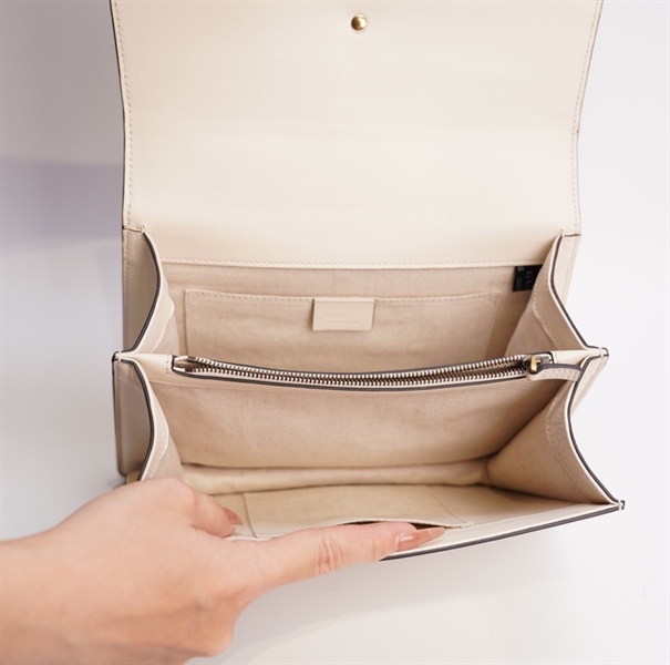 Túi GG đầu rồng trắng quai trúc 24cm TB+