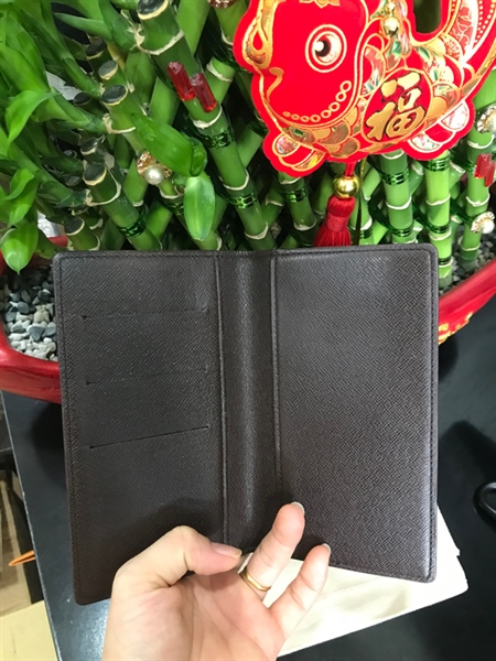 Ví LV ô vuông nâu gập 2 KG+