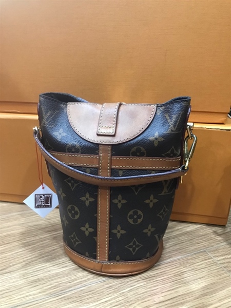 Túi trụ LV hoa nâu+