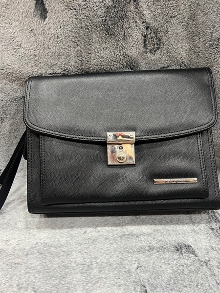 Túi Clutch YSL đen khóa trắng KG+