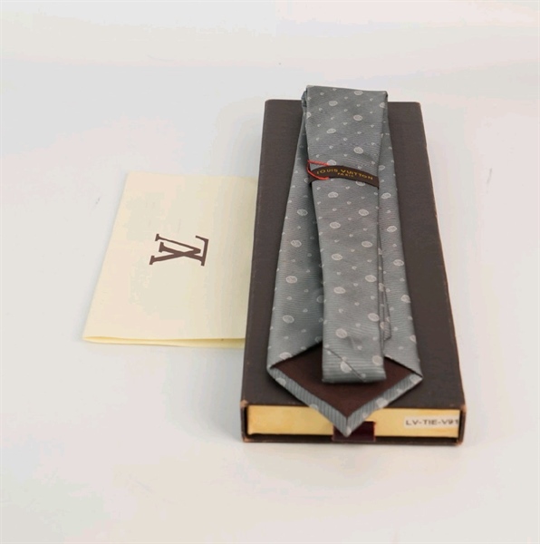 Cà vạt LV màu xám KG+