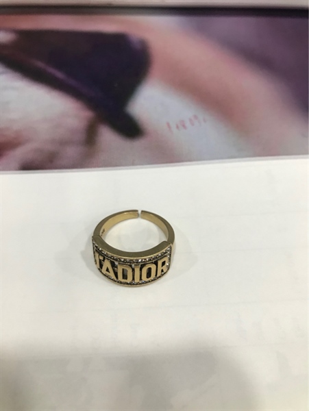 Nhẫn Dior Logo Nổi+