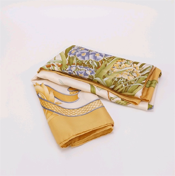 Khăn Salvatore màu vàng KG+