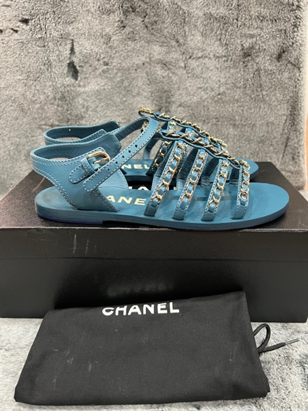 Giày Chanel xanh đính đá+