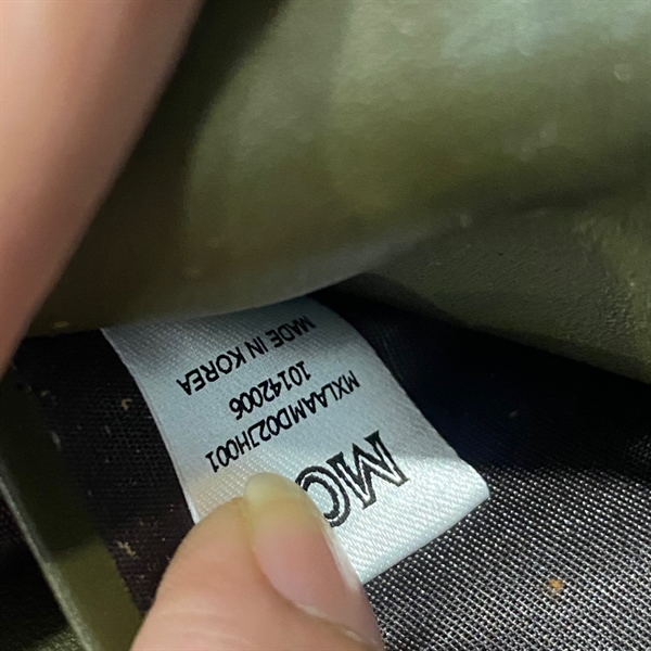 Ví cầm tay MCM KG