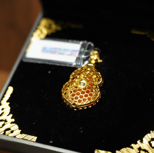 Mặt cẩm huyết 275572 +