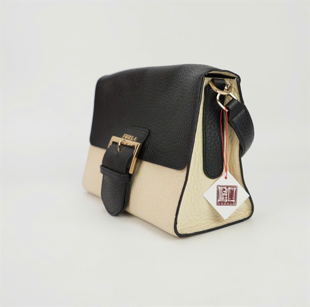 Túi furla mầu trắng phối đen size 24 KG+