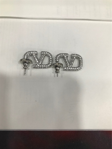 Bông Tai Valentino Trắng Đính Đá +