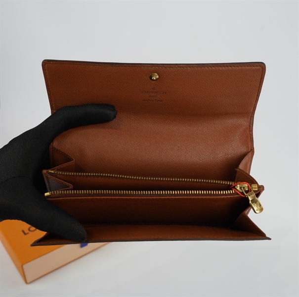 Ví LV hoạ tiết hoa nâu nút vàng +