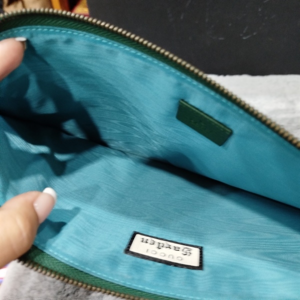 Túi Clutch GG xanh hình mặt mèo vàng ++