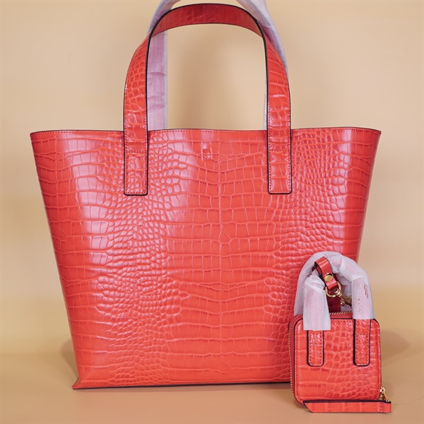 Túi tote Versace da đỏ kèm pound KG+