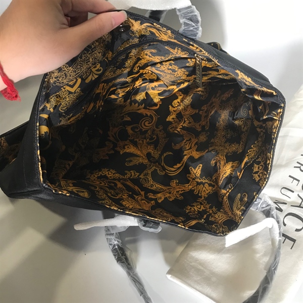 Túi Versace đen họa tiết vàng F+