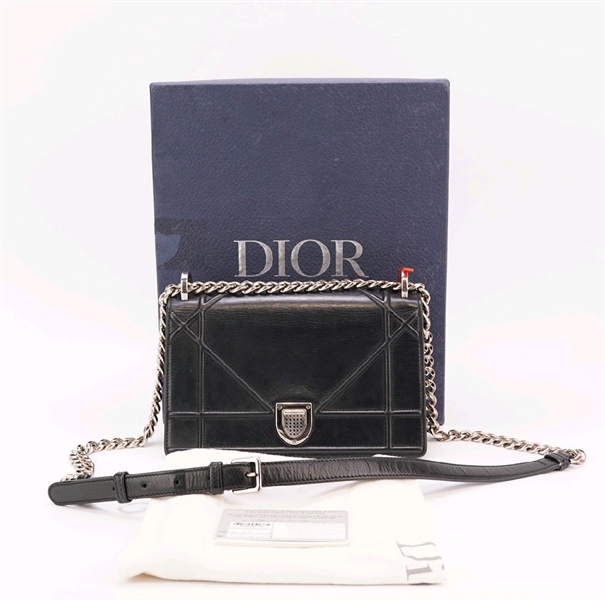 Túi Dior hoạ tiết nổi màu xám KG+