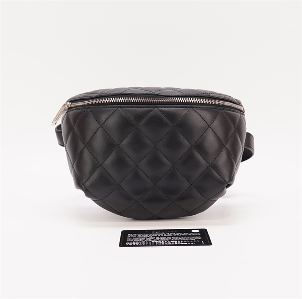 Túi Chanel hoạ tiết vuông đen size 18Cm KG+