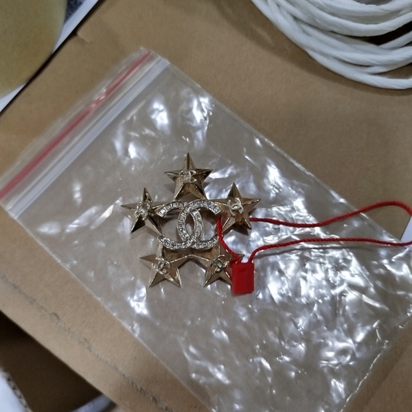 Cài áo Chanel 5 ngôi sao +