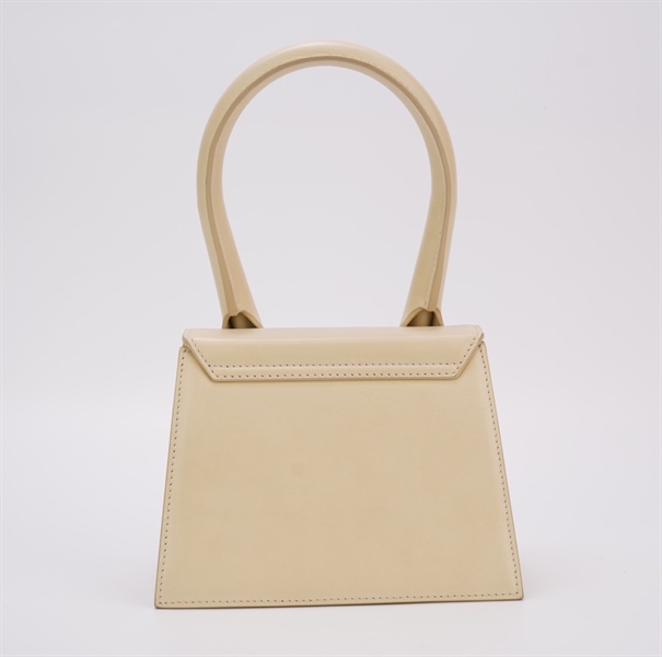 Túi Jacquemus màu kem size M KG+