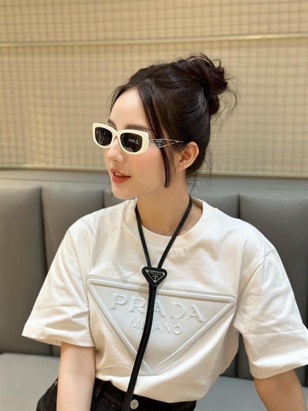 Kính Prada trắng KG+