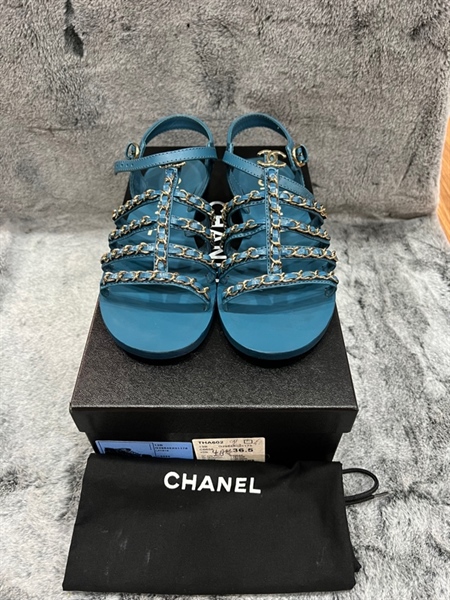 Giày Chanel xanh đính đá+