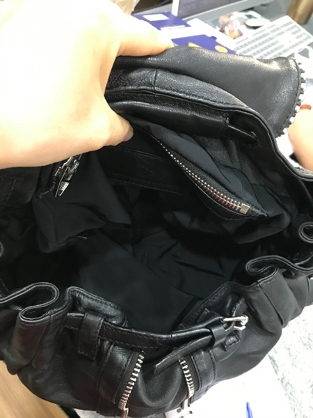 Balo Alexander Wang Viền Cườm KG+(chờ a kik thu lại chứ k ký gửi)