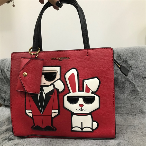 Túi Tote Karl Lagerfeld Kèm Charm Đỏ KG+