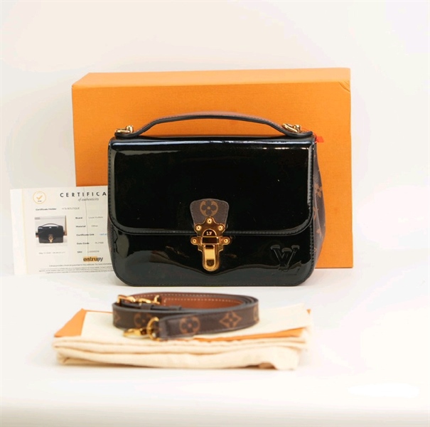 Túi LV đen da bóng khoá vàng KG+