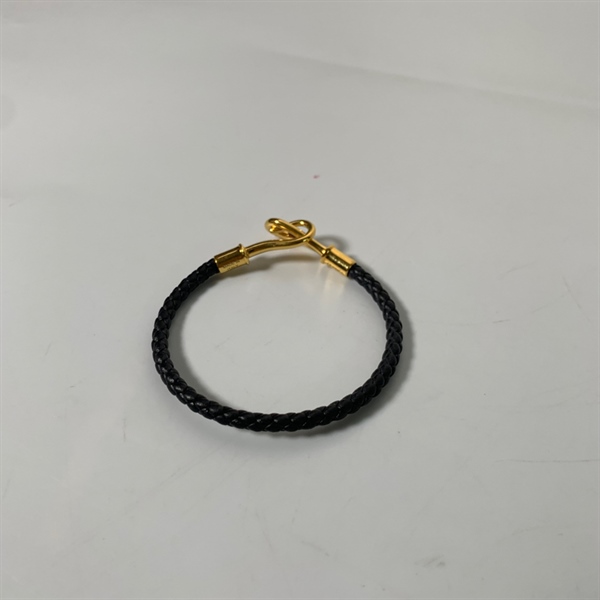 Vòng tay móc đen +