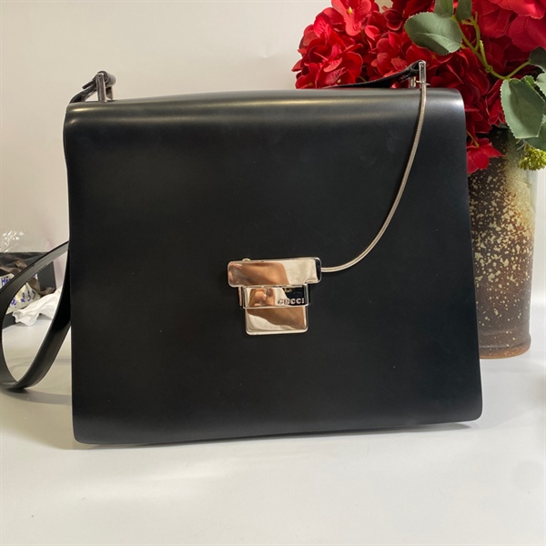 Túi Gucci đen da trơn KG+