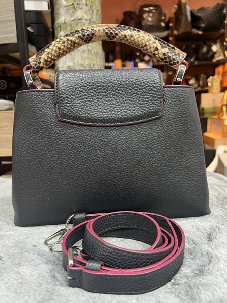 Túi LV capu đen quai trăn +