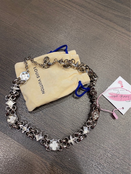 Charm LV xích bạc KG+
